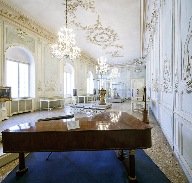 Salone Con Fortepiano